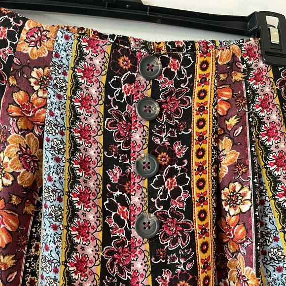 Lived to Be Spoiled Womens Wide Leg Flowered Pants Size Large - Picture 2 of 7